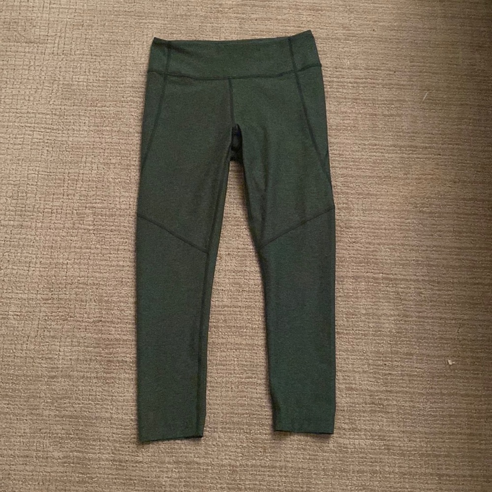Outdoor voices leggings in forest green, size medium